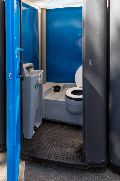Portable Toilet Options We Offer in Fort Dick, CA