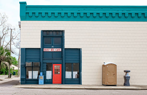 Affordable portable toilet rental in Fort Dick, CA